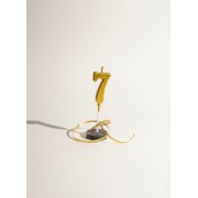 Золоті святкові свічки-цифри — стиль, який прикрашає кожне свято