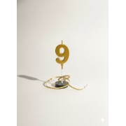 Золоті святкові свічки-цифри — стиль, який прикрашає кожне свято